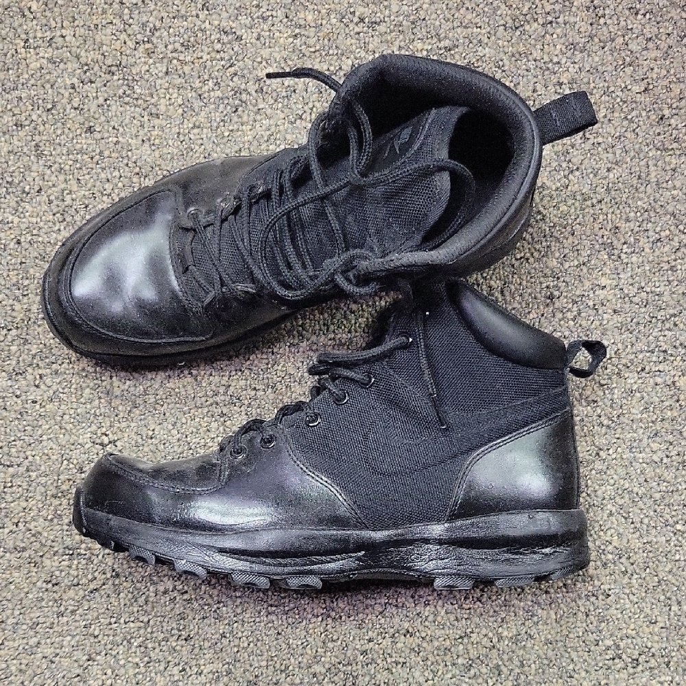Black Men's High-Top Nike Boots